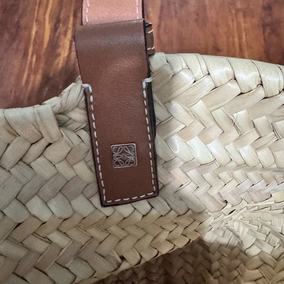 Loewe Ibiza Basket Raffia Bag. Medium. - Picture 10 of 13